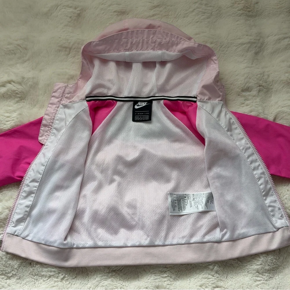 Nike Girls Windreaker Water-Resistant Colorblock Jacket in Pink - 2T